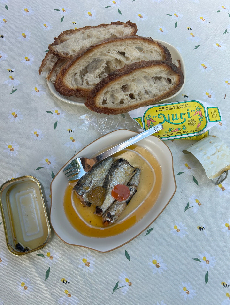 Nuri - Sardines épicées à la sauce tomate