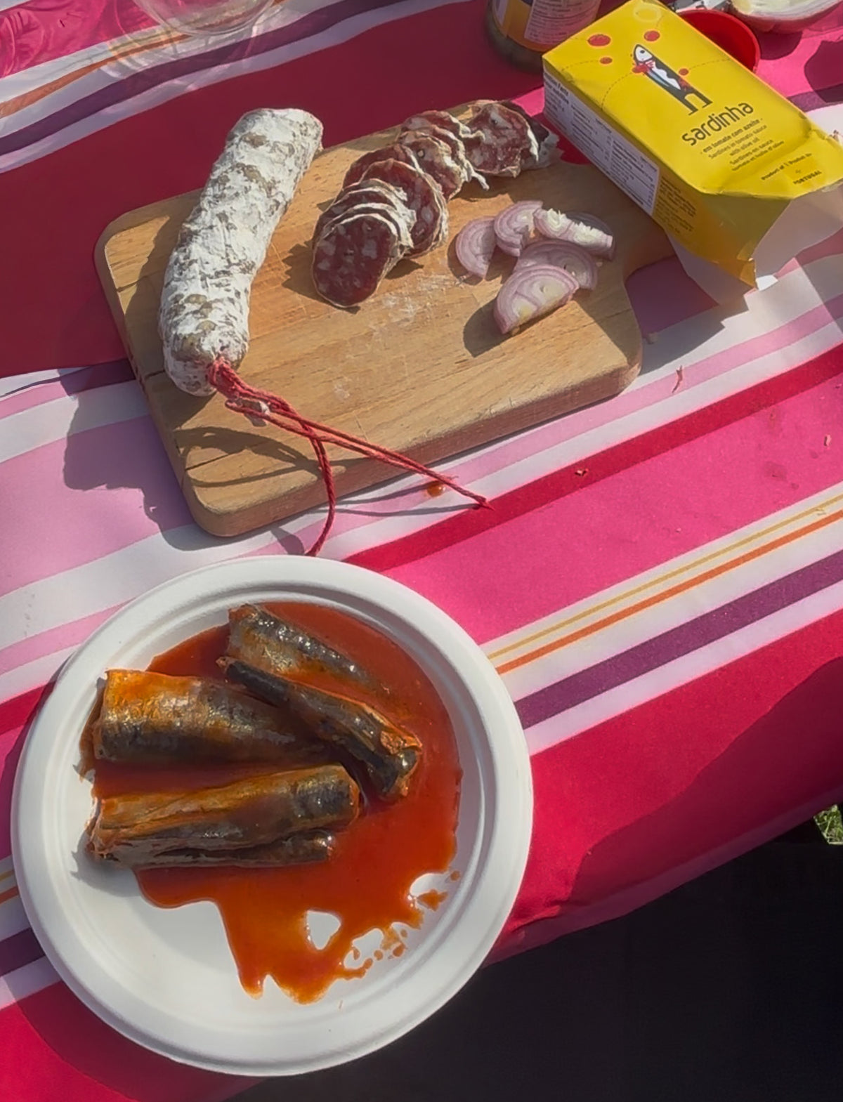 Sardinha - Sardines à l'huile d'olive et à la sauce tomate
